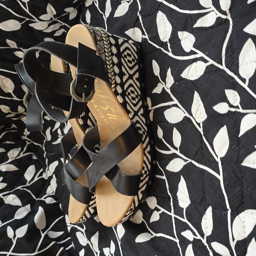 New Blowfish Wedge Sandals - Size 8.5 Women's